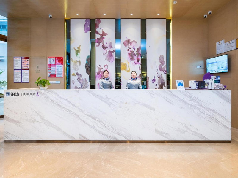 Lavande Hotel Luzhou Lufu Wanfu Daduhui, Luzhou, China