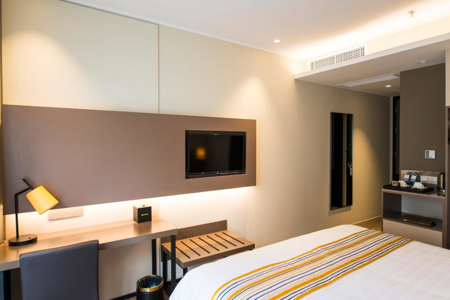 Home Inn Plus Suzhou Wujiang Fenhu Luxin Avenue, Xinta, China