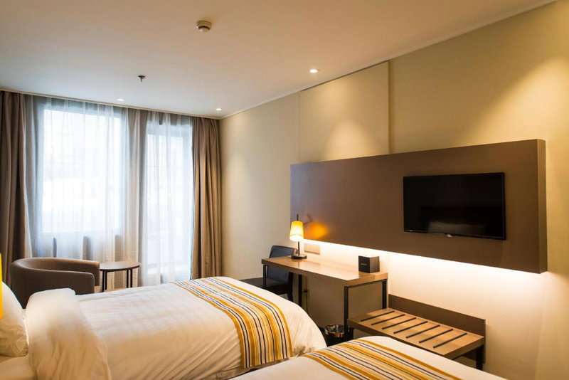 Home Inn Plus Suzhou Wujiang Fenhu Luxin Avenue, Xinta, China