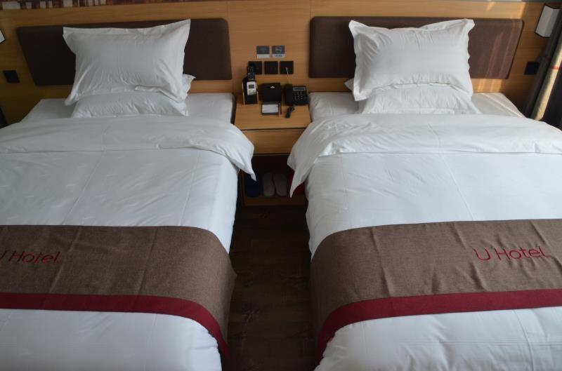 Thank Inn Chain Hotel henan luoyang mengjin county huimeng avenue bilingual school, Luoyang, China