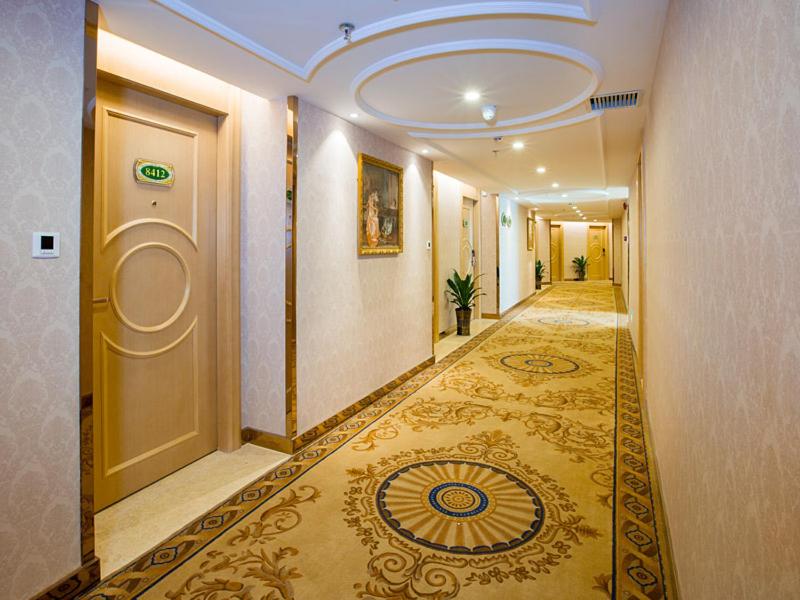 Vienna Hotel Huizhou Railway Station, Huizhou, China