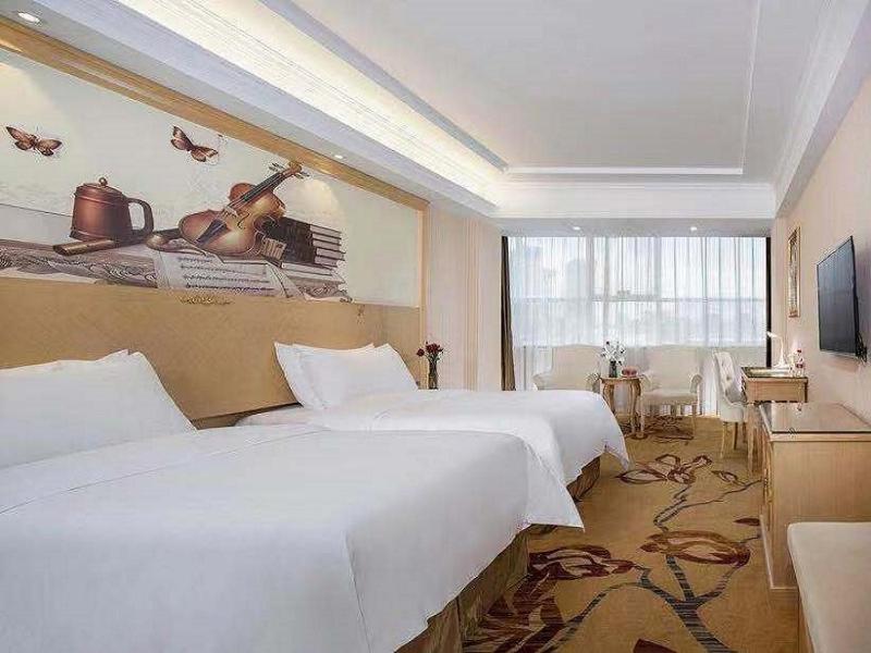Vienna Hotel Huizhou Railway Station, Huizhou, China