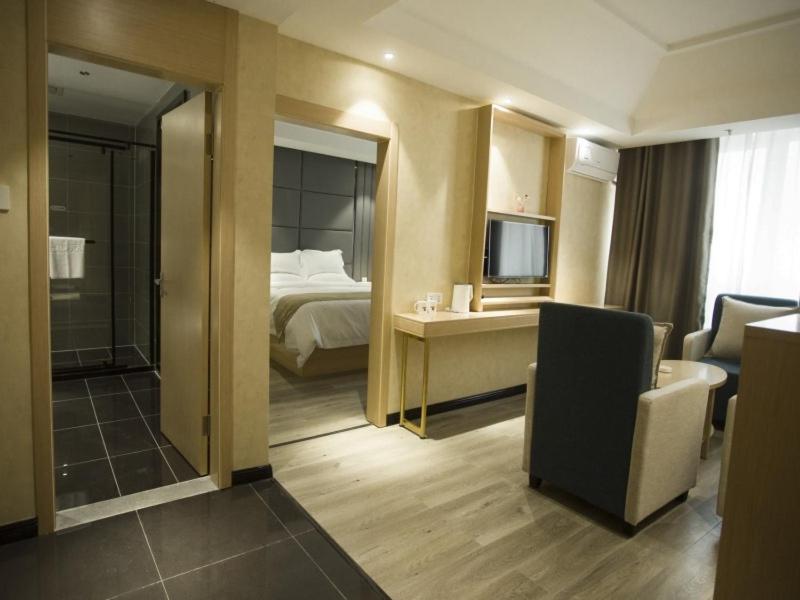 Shell Xuzhou Suining County Bali Electrical and Mechanical City Hotel, China
