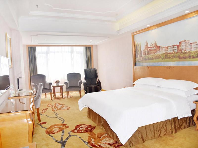 Vienna Hotel Hunan Hengyang Railway Station, China