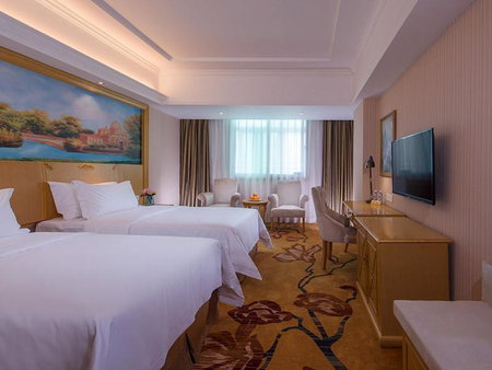 Vienna Hotel Shenzhen Luofang, Shenzhen, China