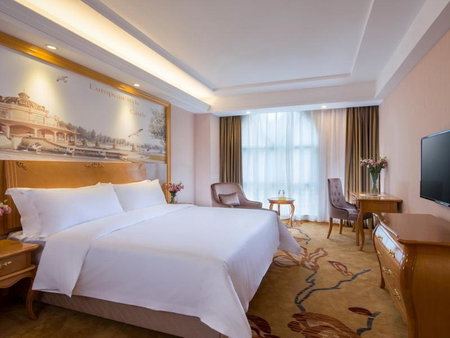Vienna Hotel Shenzhen Luofang, Shenzhen, China