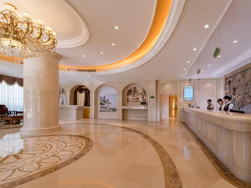 Vienna Hotel Shenzhen Luofang, Shenzhen, China