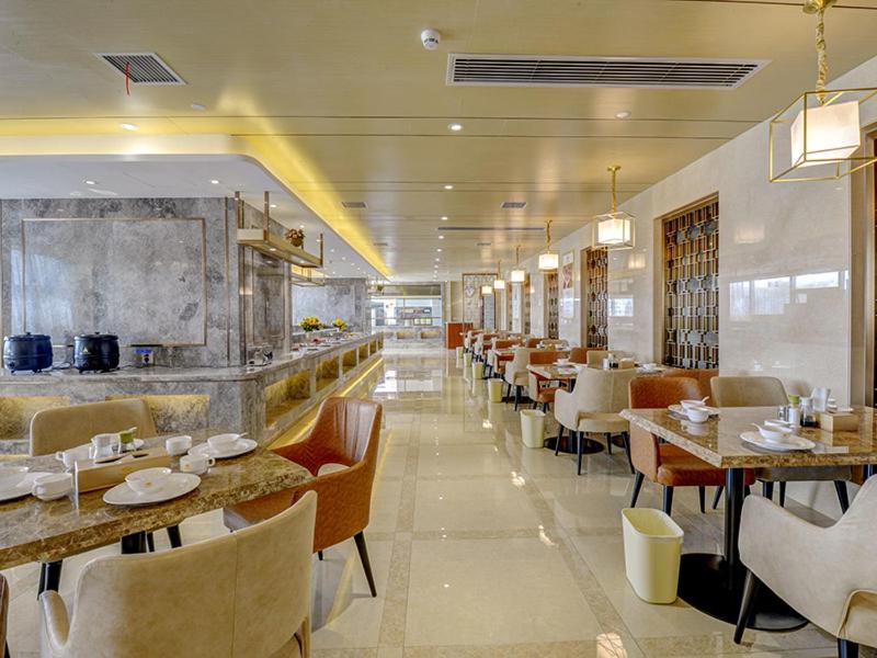 Vienna Hotel (Nanchang county ChengbiLakes Station), Nanchang, China