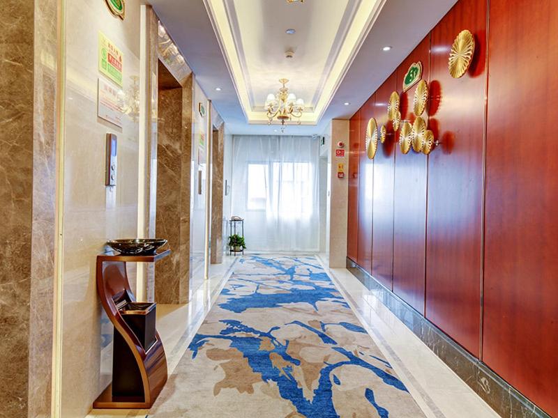 Vienna Hotel (Nanchang county ChengbiLakes Station), Nanchang, China