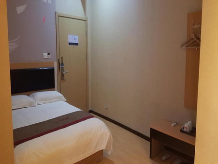 Thank Inn Chain Hotel Shanxi xianyang train station, Xianyang, China