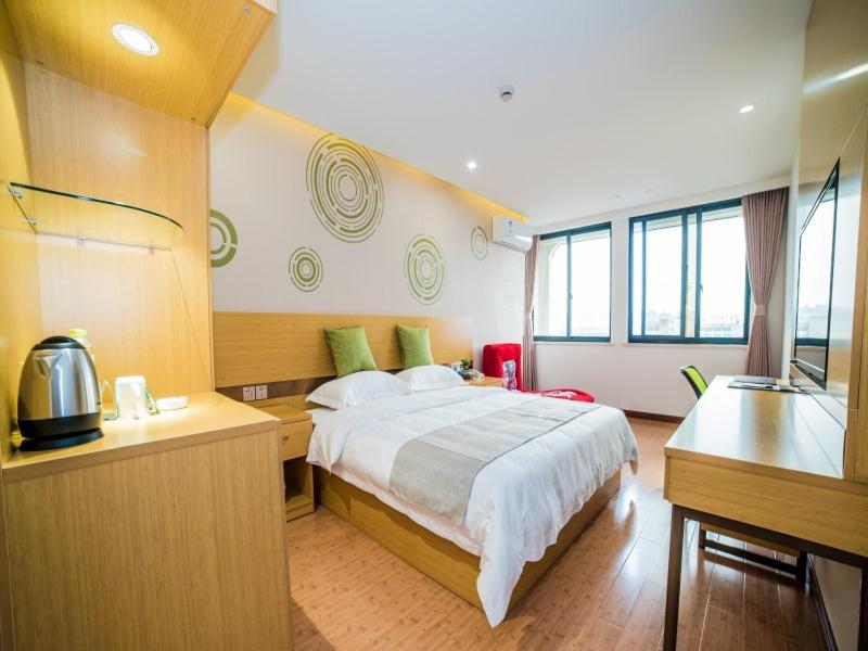 GreenTree Inn Zhejiang Ningbo District Huashan Road And Huanghe Road Express Hotel, Ningbo, China