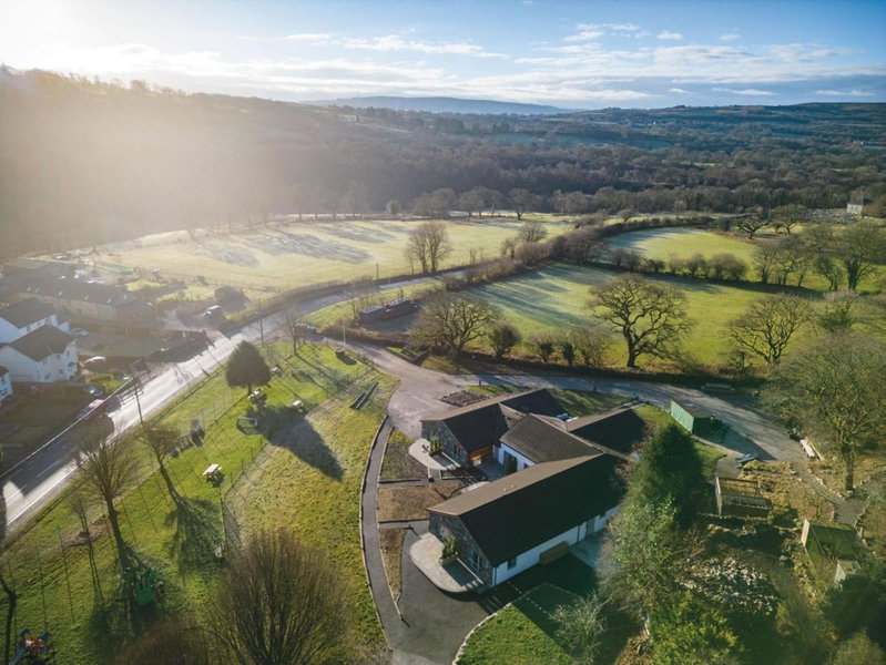 Suite 9 - Sleeping Giant Hotel - Pen Y Cae Inn, Brecon, United Kingdom