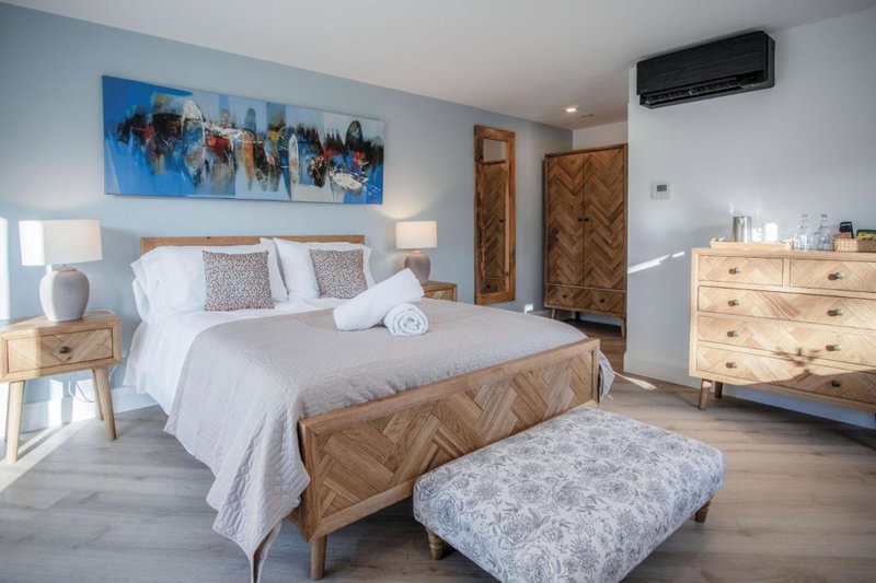 Suite 9 - Sleeping Giant Hotel - Pen Y Cae Inn, Brecon, United Kingdom