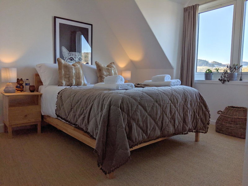 Central Hawick spacious stylish flat with log burner, Hawick, United Kingdom
