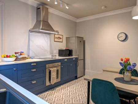 Central Hawick spacious stylish flat with log burner, Hawick, United Kingdom