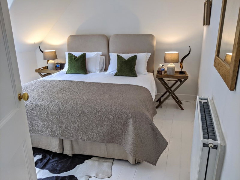 Central Hawick spacious stylish flat with log burner, Hawick, United Kingdom