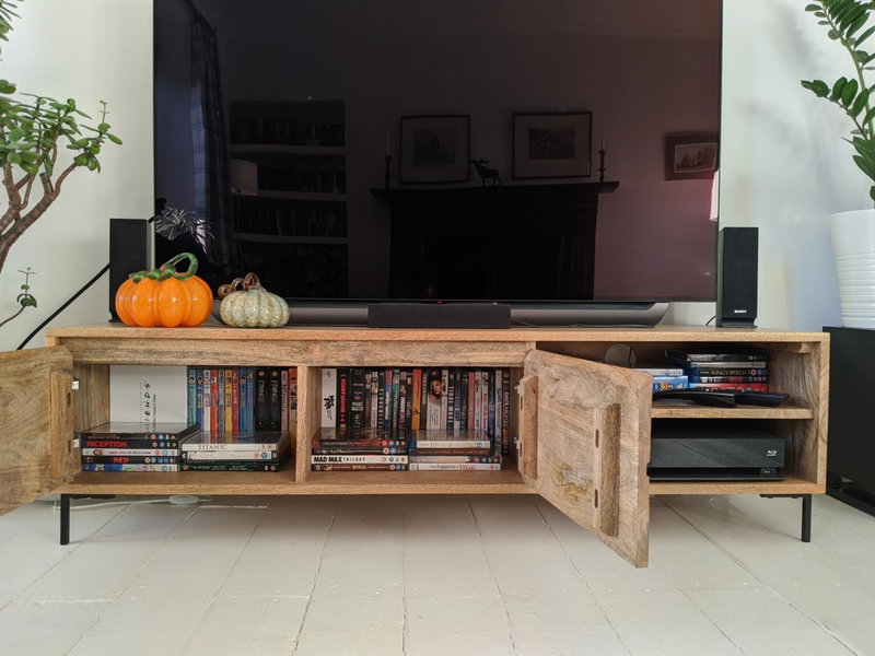Central Hawick spacious stylish flat with log burner, Hawick, United Kingdom