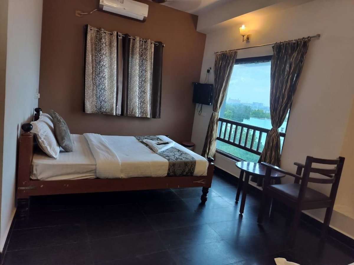 Le Grace Apollo, India