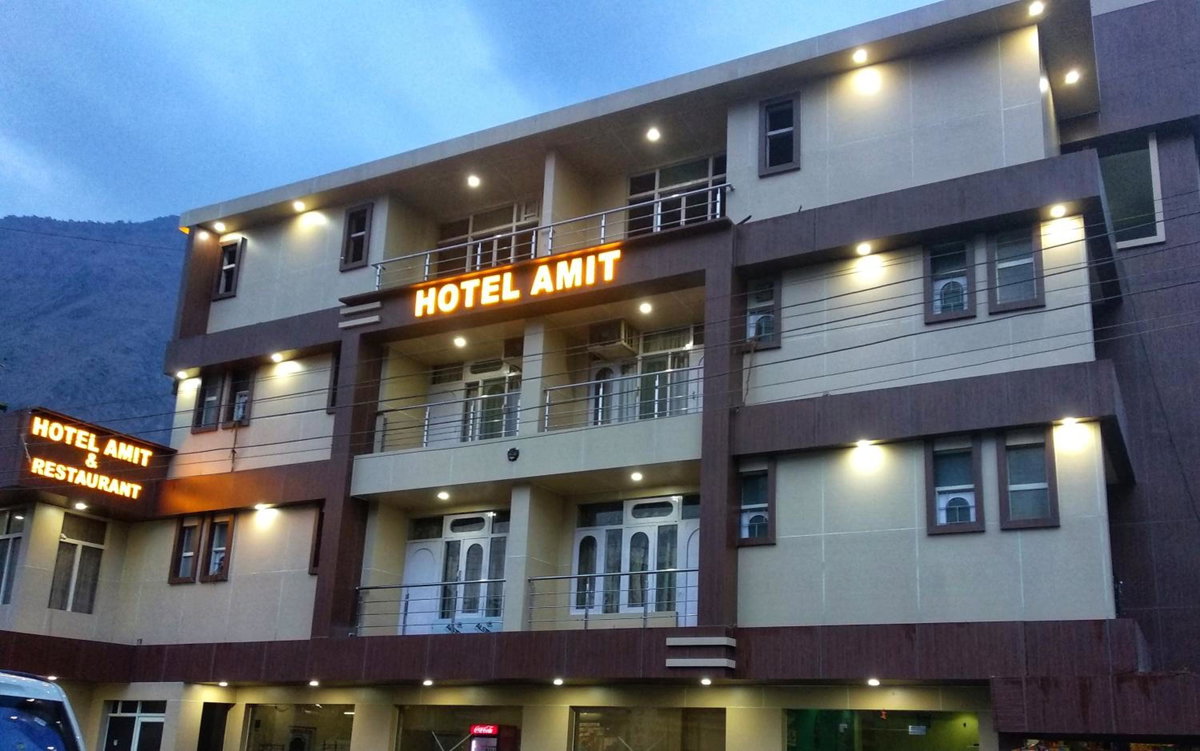 Hotel Amit - 5 Mins Drive to Airport, India