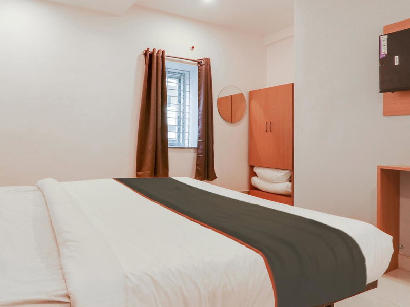 Collection O White Ridge Kamineni, Hyderabad, India