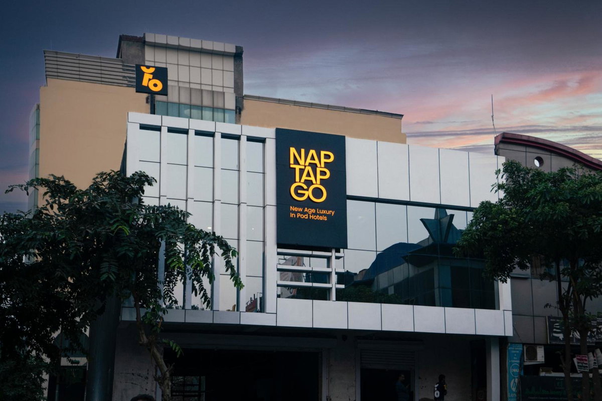 NapTapGo - Japanese Premium POD Hotel - Walk to Noida Electronic City Metro! Wifi, Lounge, India