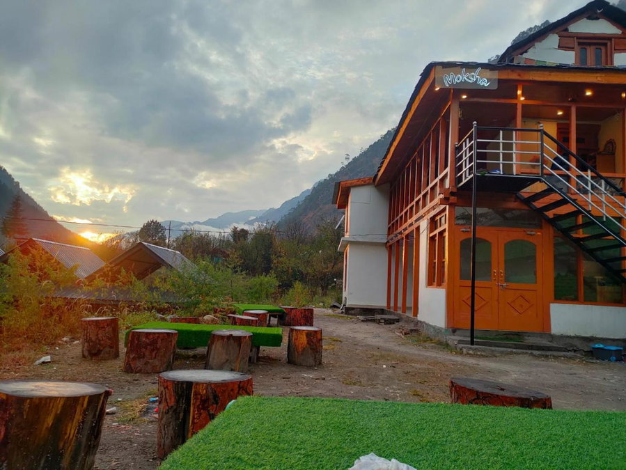 Moksha Woodhouse, Kasol, India