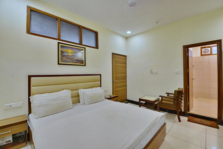 Hotel Aricent Opposite ISBT Sector 17 Chandigarh, Chandīgarh, India