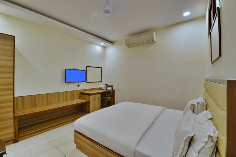 Hotel Aricent Opposite ISBT Sector 17 Chandigarh, Chandīgarh, India