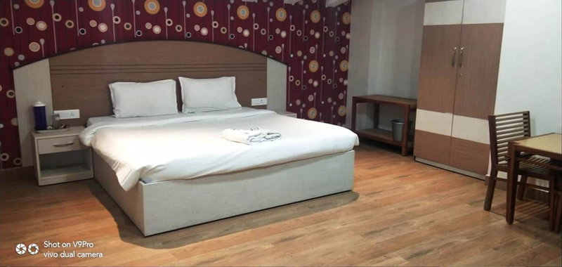 Dew Drop Inn, Ooty, India