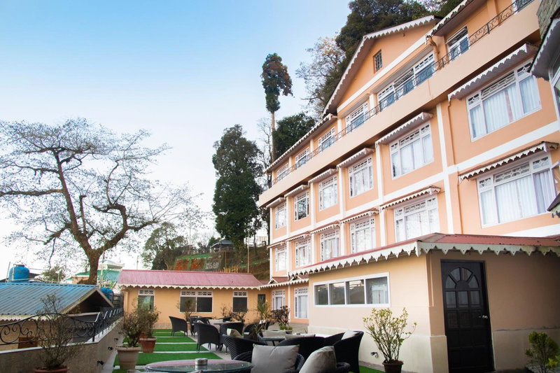 Summit Oakden Resort & Spa at Mall Road, Darjeeling, India