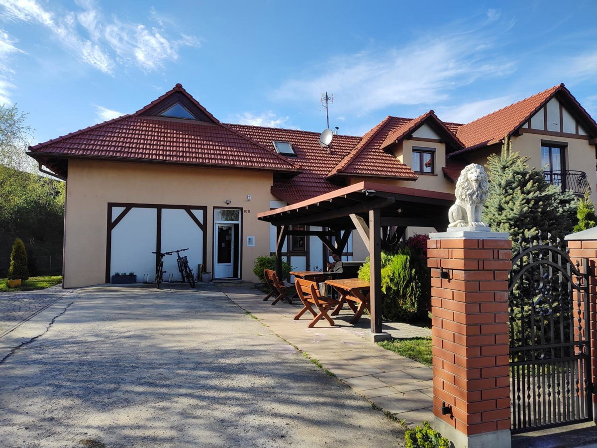 Lwi dworek LD, Poland