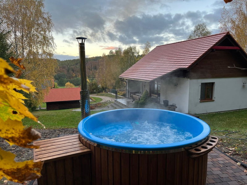 Malinowe Wzgórze domki 60 m2 z balią na wyłączność, Krzeszna, Poland