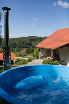 Malinowe Wzgórze domki 60 m2 z balią na wyłączność, Krzeszna, Poland