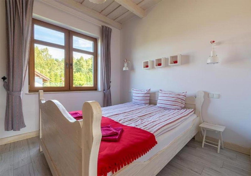 Malinowe Wzgórze domki 60 m2 z balią na wyłączność, Krzeszna, Poland