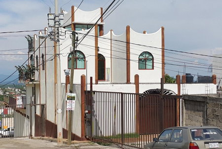 Casa Privada Con Alberca Volada, Cuernavaca, Mexico