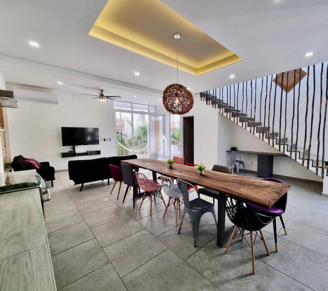 Modern Villa Rutelena +Good location+Pool+AC+Sleeps 12, Playa del Carmen, Mexico