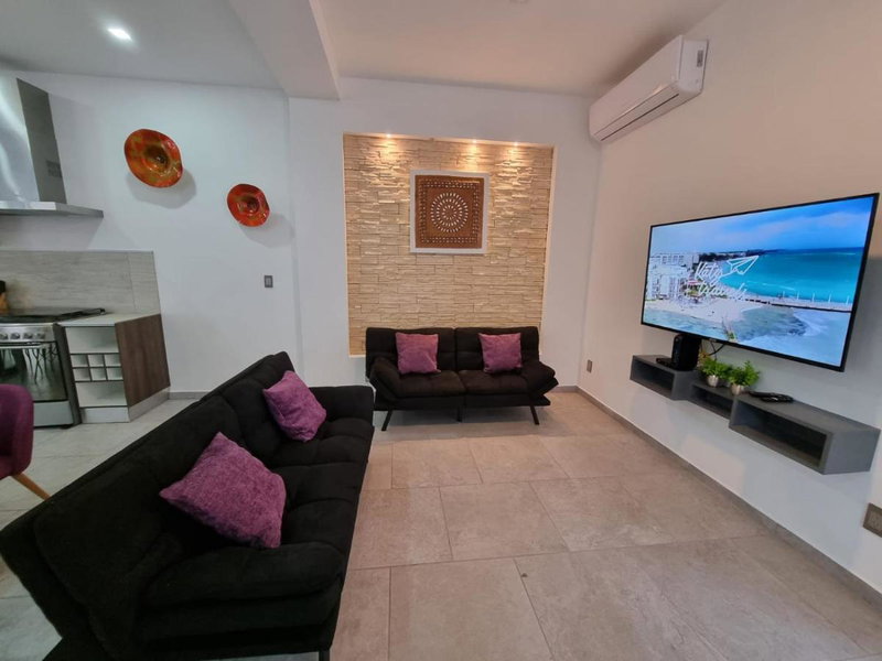 Modern Villa Rutelena +Good location+Pool+AC+Sleeps 12, Playa del Carmen, Mexico