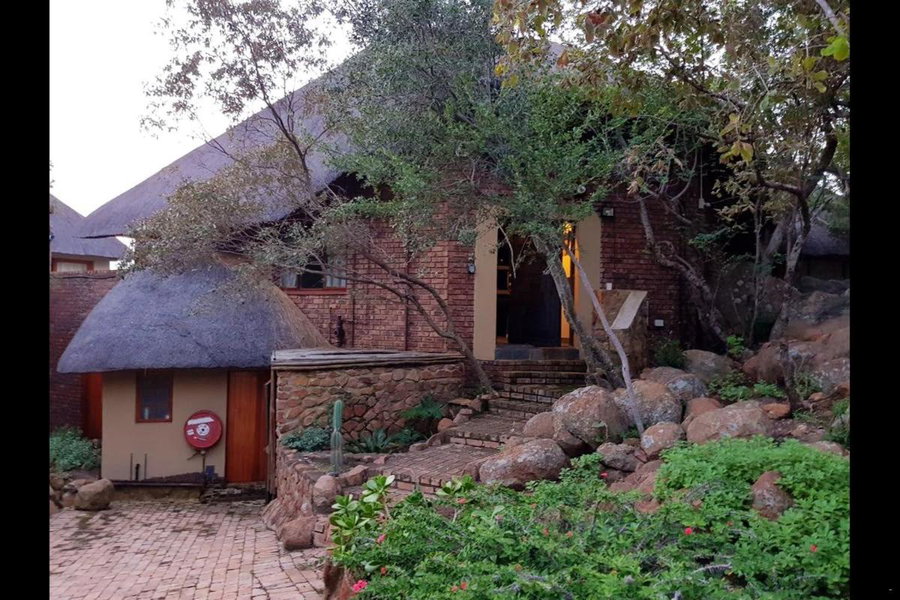 Gecko Lodge and Cottage, Mabalingwe, Warmbaths, South Africa