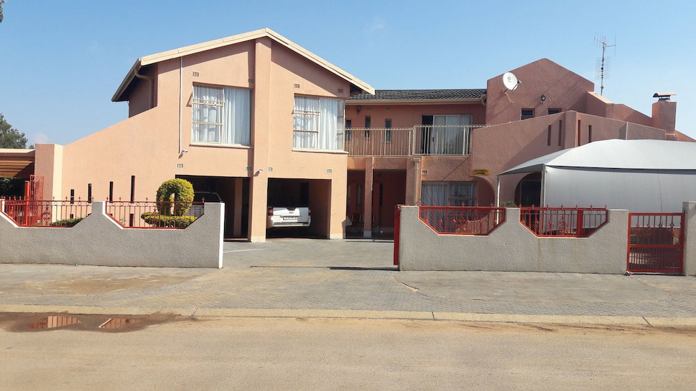 Hotel · Diphororo Guest House, Moses Kotane