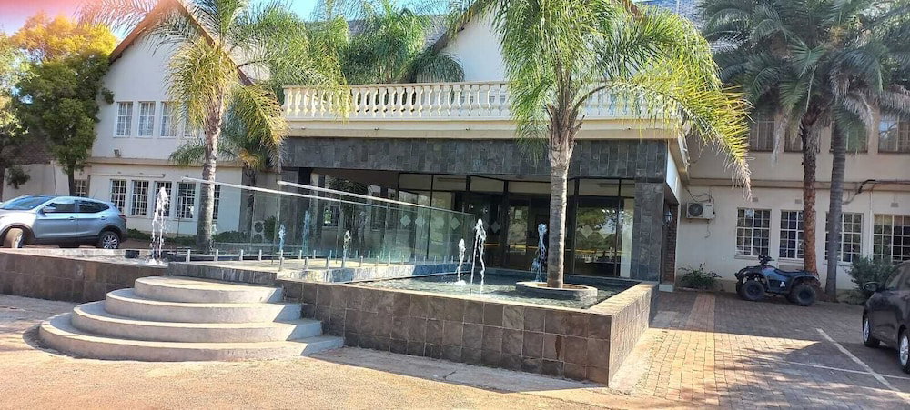 Hotel · Sundown Country Estate, Boshoek