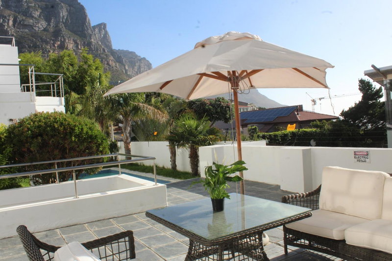 Cozy Camps Bay House with mountain and sea view, Cape Town, South Africa