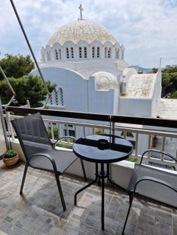 Above Apartments near the Airport, Artemida, Greece