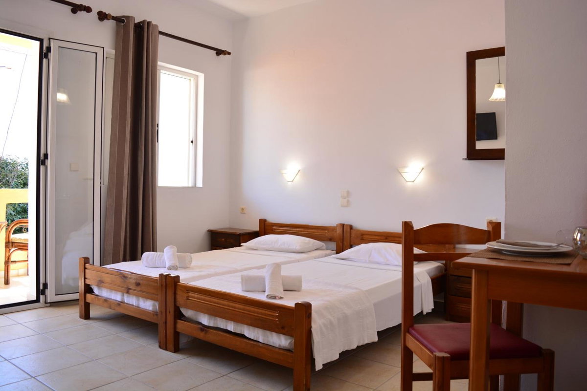 Raph's Studios-Apts By The Sea, Greece