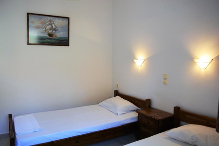 Raph's Studios-Apts By The Sea, Agia Marina Nea Kydonias, Greece