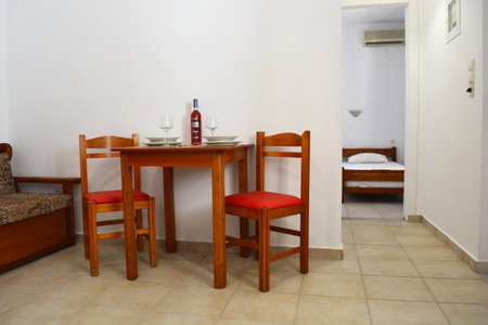 Raph's Studios-Apts By The Sea, Agia Marina Nea Kydonias, Greece