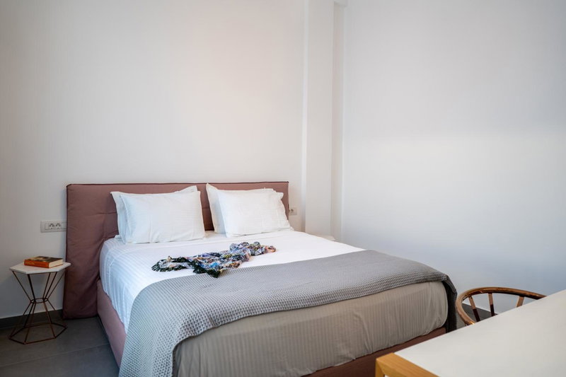 Thira Gold Suites, Fira, Greece