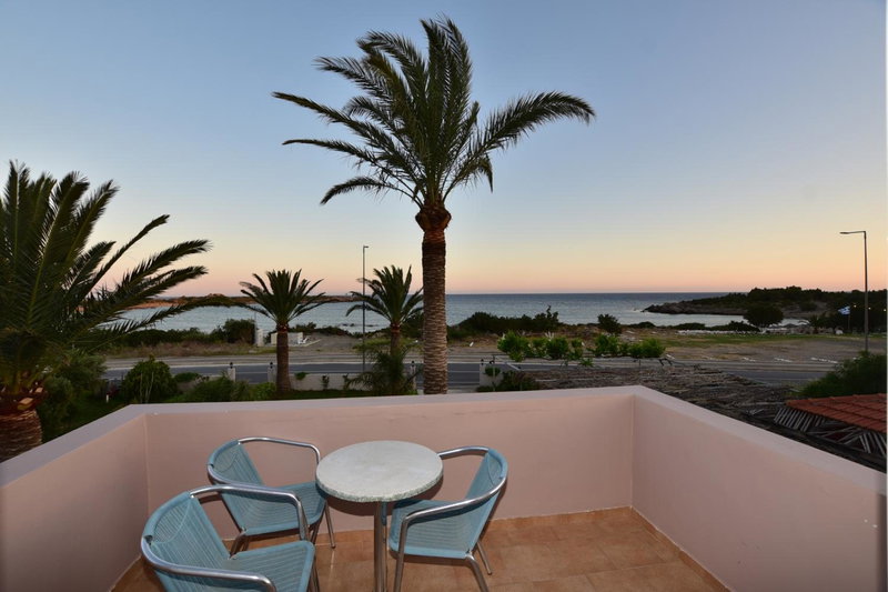 Morpheas Rooms, Palaiochóra, Greece