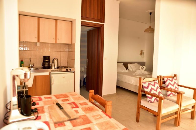 Morpheas Rooms, Palaiochóra, Greece