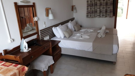 Morpheas Rooms, Palaiochóra, Greece