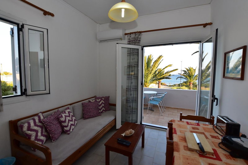 Morpheas Rooms, Palaiochóra, Greece